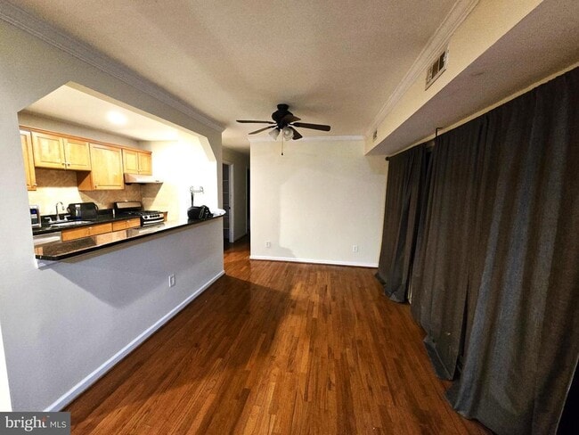 Building Photo - 8000 Chanute Pl Unit APT 6