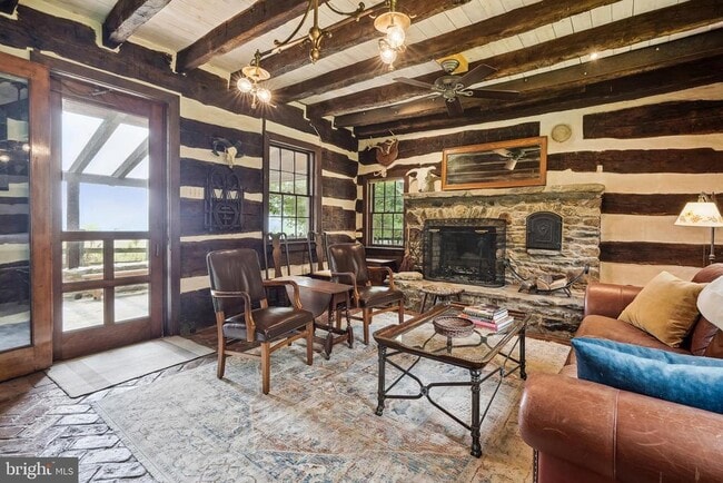 Photo - 18285 Foundry Rd