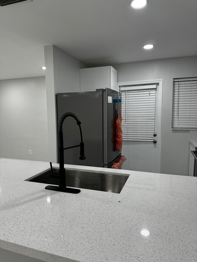 Photo - 2461 SW 82nd Ave Unidad Arrowheadh