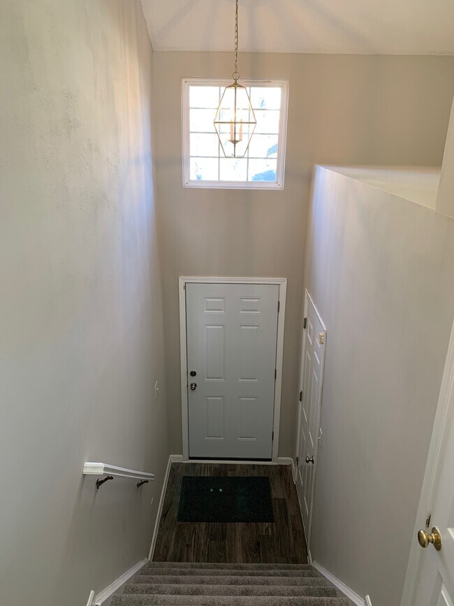 Alfombras y pisos completamente nuevos. - 3857 Thorngate Dr Unidad 3857