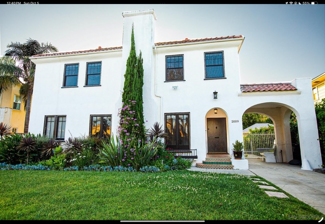 Photo - 2009 S Victoria Ave