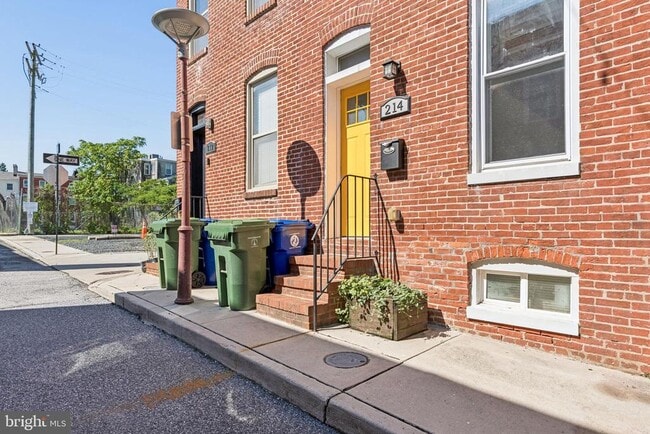 Photo - 214 N Madeira St
