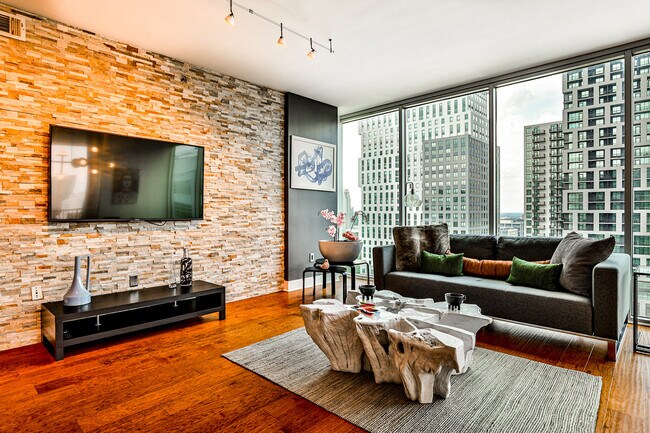 Photo - 20 10th St NE