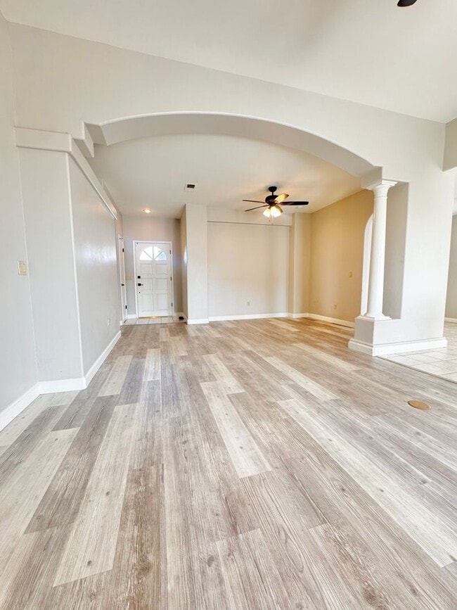 Photo - North West Bakersfield Home for Rent with Pool!