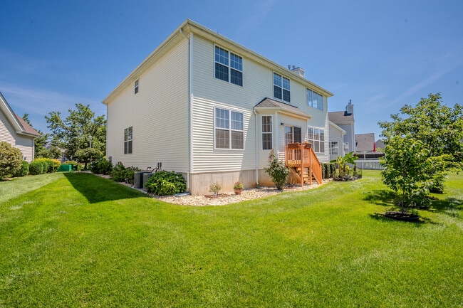 8 Jumping Brook Ct
