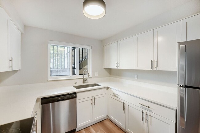 Photo - Martine Apartments