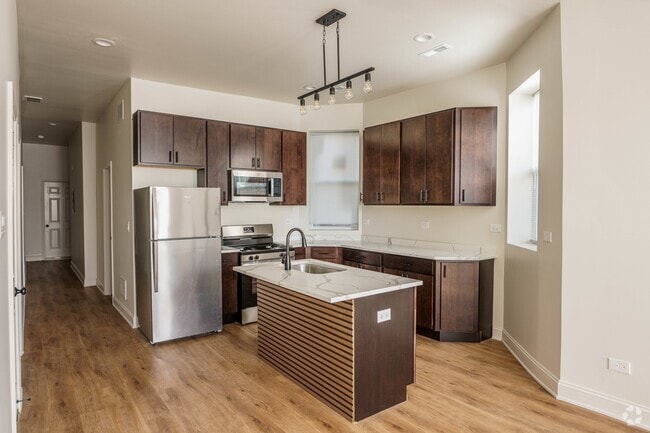Building Photo - 6613 S Vernon Ave Rental