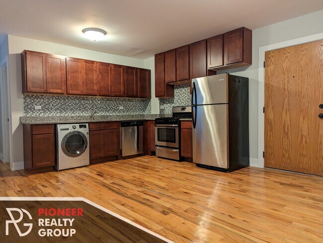 Photo - 560 W Arlington Pl Unit 107