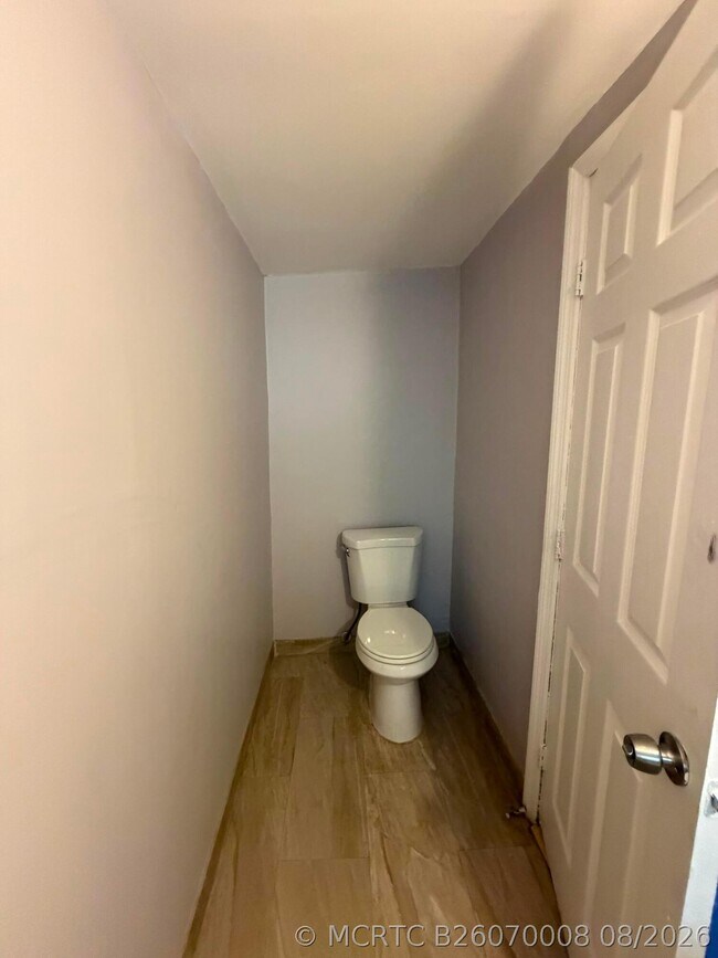 Photo - 420 Lilac Ct Unit B