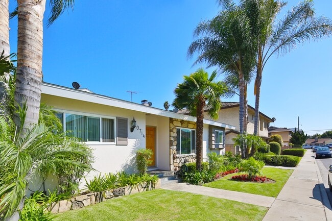 Downey Apts