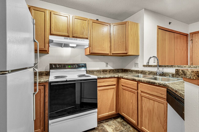 D- Kitchen - Hunter's Creek