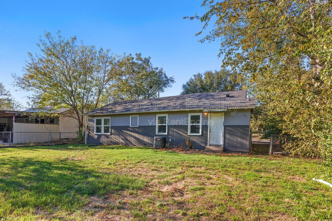 Photo - 3621 Redbird St