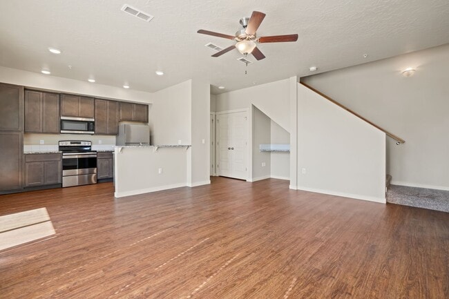 Beautiful Home in Garden City! - Beautiful Home in Garden City!