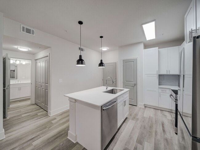 Photo - Cortland Addison Circle