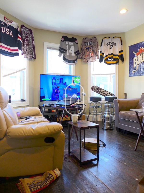 Photo - 12 Worthington St