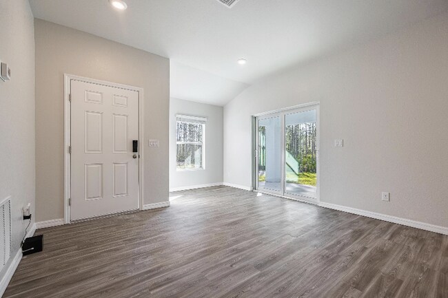 Photo - 313-315 Norwalk Ave