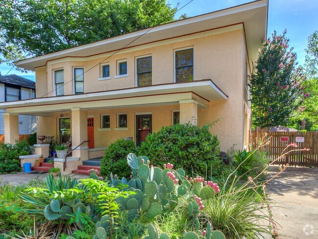 Building Photo - Charming Updated Mesta Park Duplex - New S... Rental