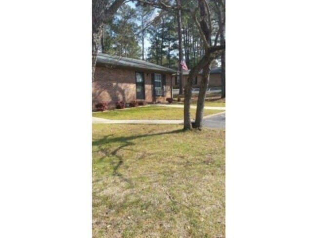 Building Photo - Brewster Place, Fayetteville, Nc 28303