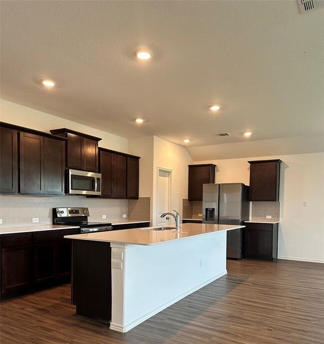 Photo - 215 Chickasaw Ln