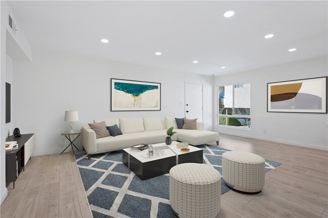 Photo - 5330 Zelzah Ave Unit 7