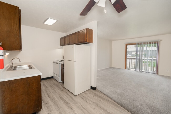 Kitchen & Living Area