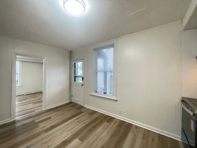 Photo - 475 Wilson St