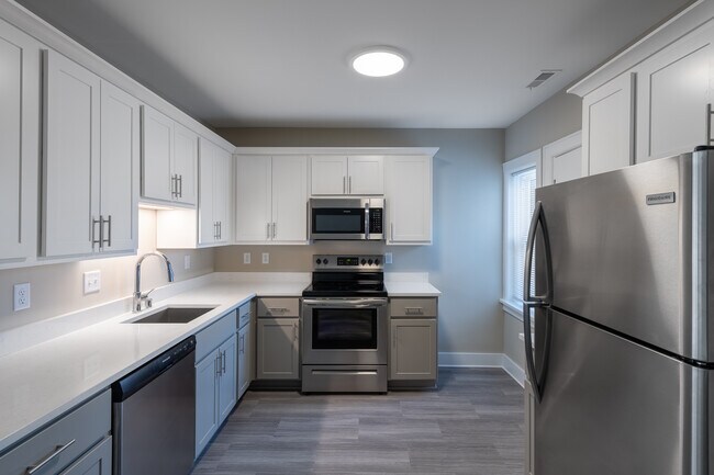 Photo - 2571 S Kinnickinnic Ave Unit 12