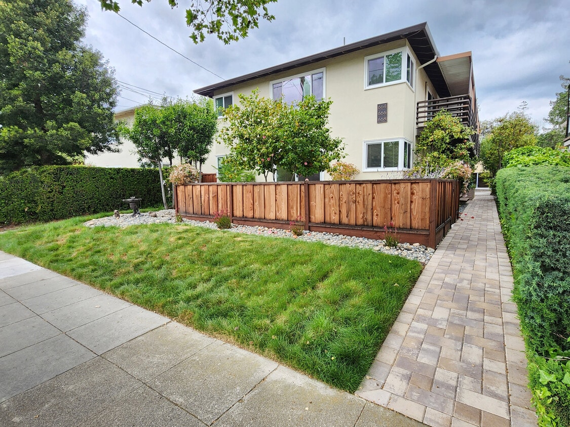 Photo - 664 College Ave (Palo Alto, CA)