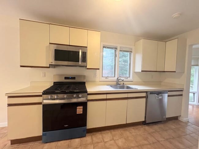 Photo - 1 Spring Pond Dr