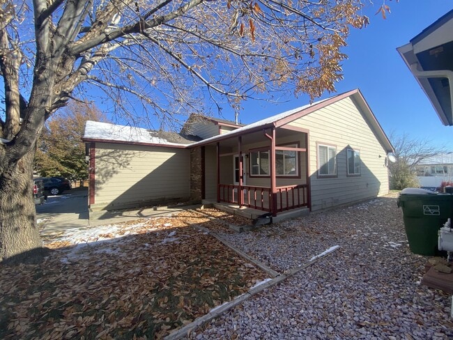 Photo - 472 Sodalite Ct