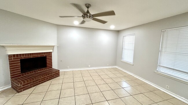 Photo - 111 Quail Run Dr