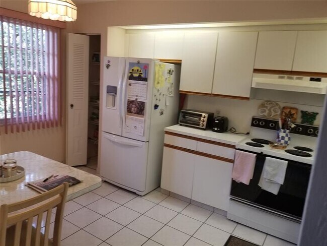 Photo - 12500 SW 6th St Unit 305N