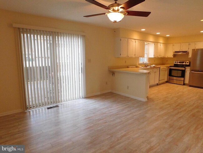 Photo - 309 W London Ave