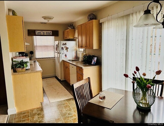 Photo - 2 Bridle Path Rd