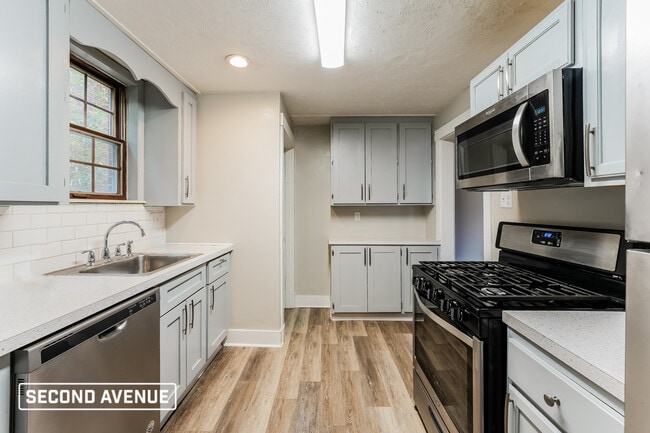 Photo - 1304 Bellaire Pl