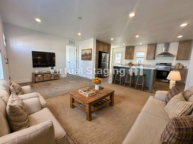 Photo - 2060 N Center St
