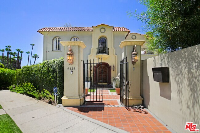 6538 Cahuenga Terrace