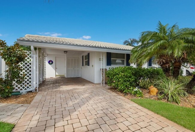 Photo - 957 Spanish Dr N