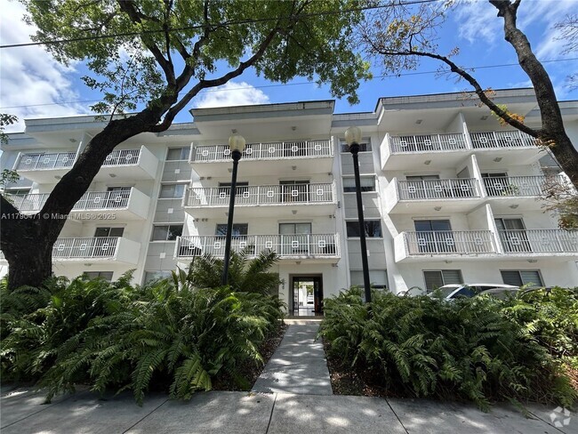 Building Photo - 445 SW 11th St Unit 104 Rental