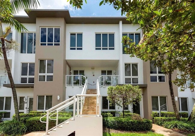 Building Photo - 10260 NW 63rd Ter Rental