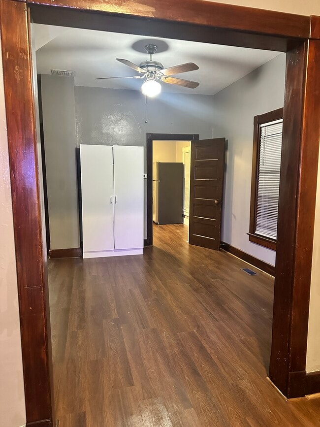 Photo - 1169 Nelson St