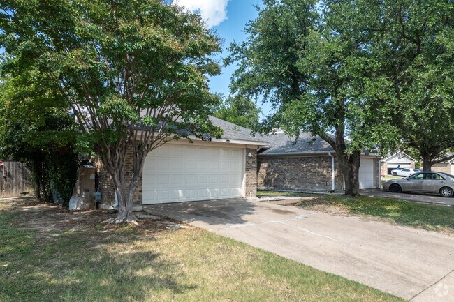 Additional Building View - Garden Terrace I Duplexes