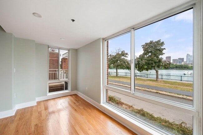 Photo - 75-83-83 Cambridge Pkwy Unidad 101