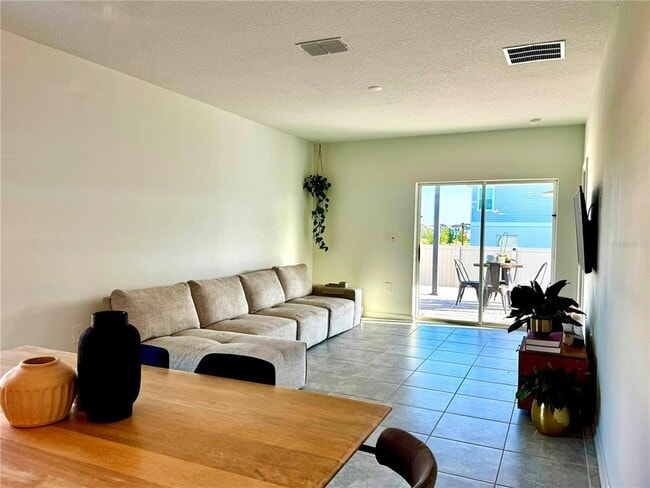 Photo - 3095 Armstrong Ave