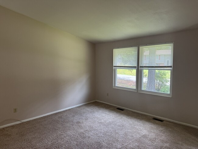 Photo - 315 Philray Rd