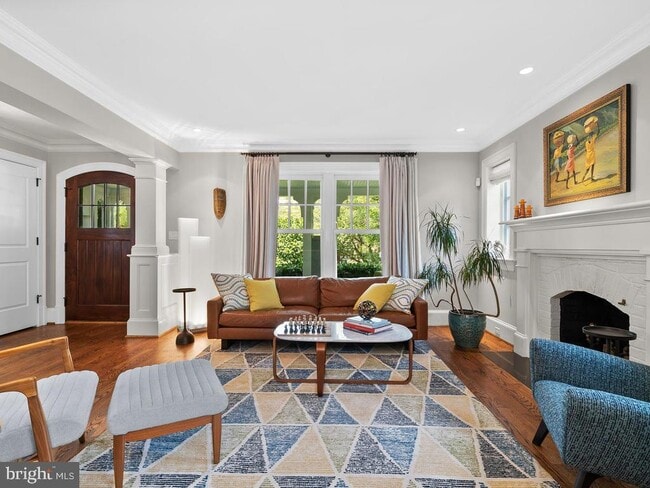 Photo - 4400 Elm St