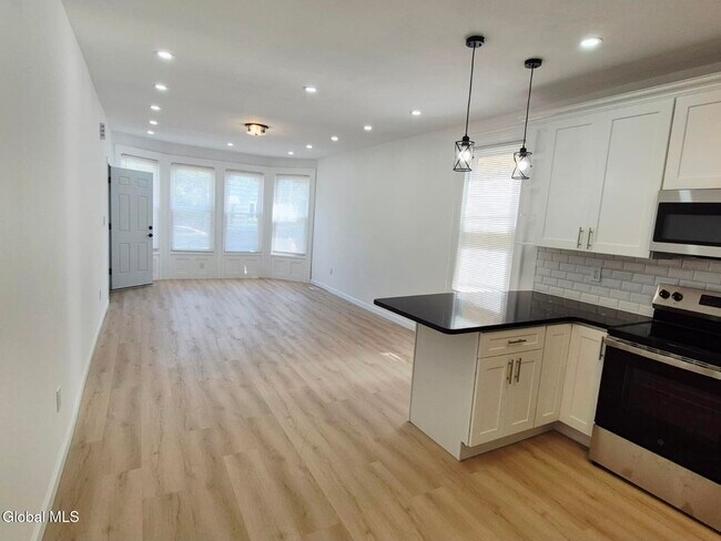 Photo - 445 5th Ave Unidad 2