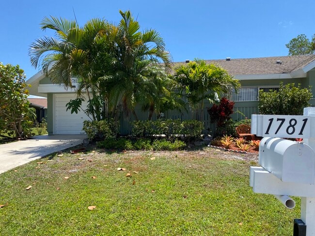 Photo - 1781 SE Linpark Ct