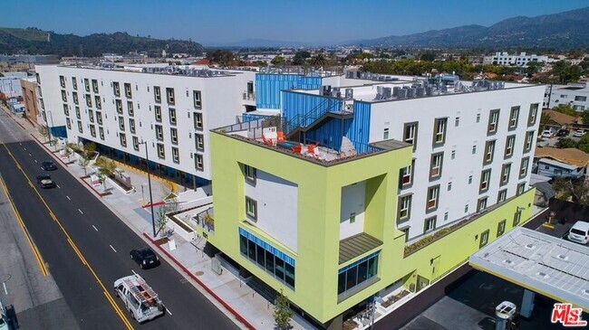 Building Photo - 521 W Colorado St Unit 215 Rental