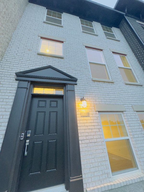 Photo - 4883 Gilbert Dr